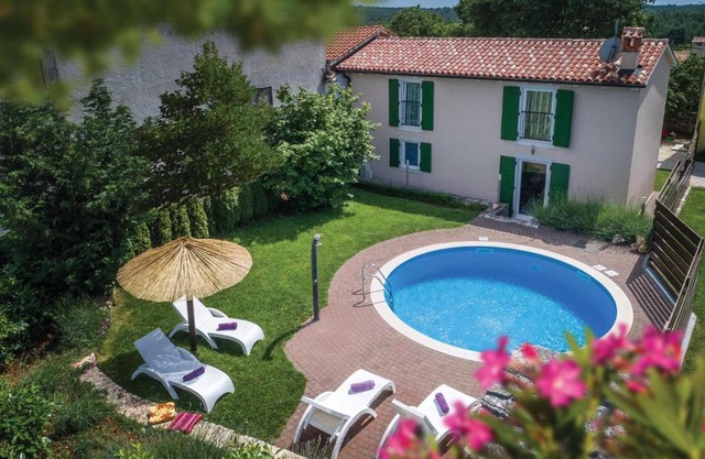 Holiday home Zuzici VI