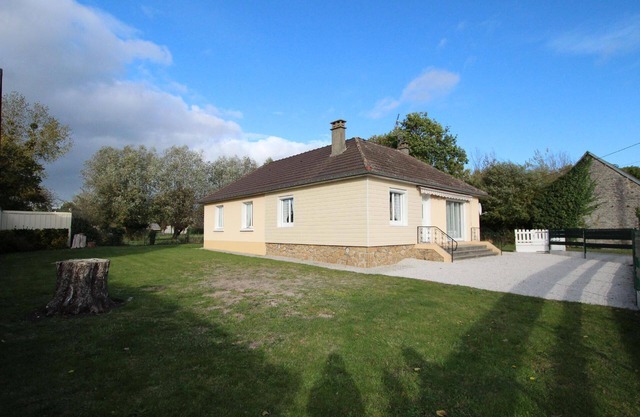 Holiday house Hauteville sur Mer for 1 - 4 persons with 2 bedrooms - Holiday house