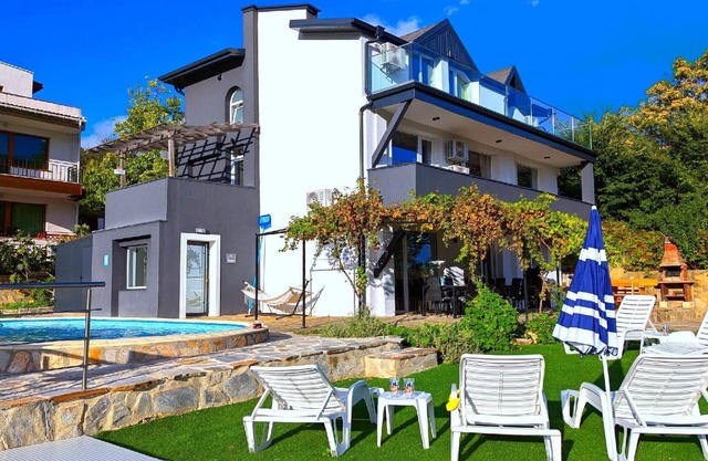 Holiday house Balchik for 1 - 16 persons with 5 bedrooms - Holiday house