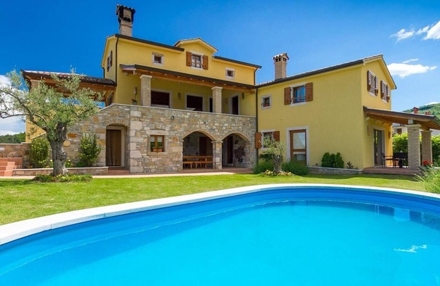 Holiday house Grdoselo for 1 - 12 persons with 4 bedrooms - Holiday house