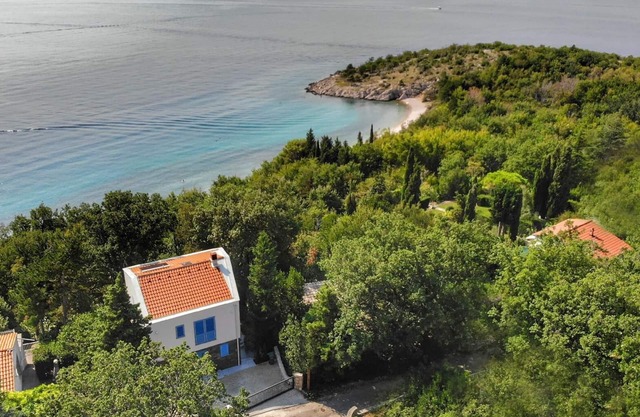 Holiday house Jadranovo for 1 - 6 persons with 3 bedrooms - Holiday house