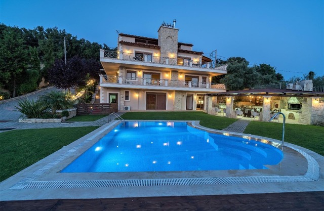 Holiday house Kalonyktis for 1 - 24 persons with 10 bedrooms - Holiday house
