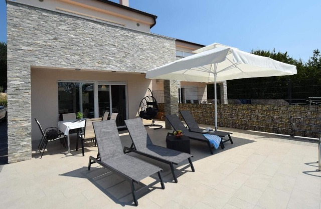 Holiday house Malinska for 1 - 7 persons with 3 bedrooms - Holiday home