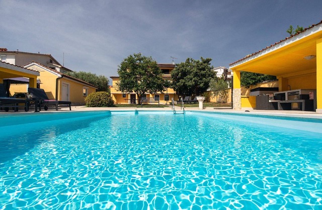 Holiday house Poreč for 1 - 14 persons with 5 bedrooms - Holiday apartment in one or multi-family ho
