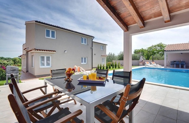 Holiday house Pula for 1 - 16 persons with 6 bedrooms - Holiday home