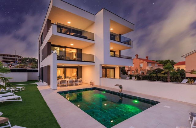 Holiday house Risika for 1 - 8 persons with 4 bedrooms - Twin house