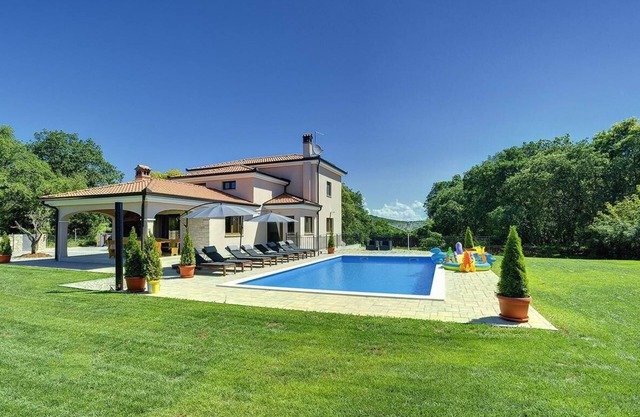 Holiday house Rovinj for 1 - 8 persons with 4 bedrooms - Holiday home