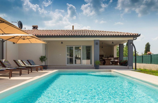Holiday house Smoljanci for 1 - 8 persons with 3 bedrooms - Holiday home