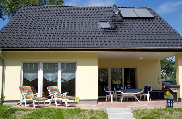 Holiday house Steffenshagen for 1 - 5 persons with 3 bedrooms - Holiday home