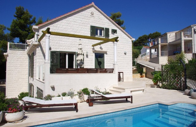 Holiday house Sumartin for 1 - 8 persons with 3 bedrooms - Twin house