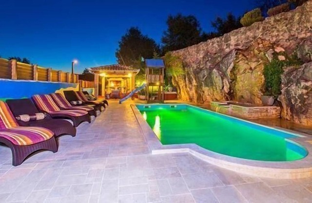 Holiday house Susnjevica for 1 - 8 persons with 3 bedrooms - Row house