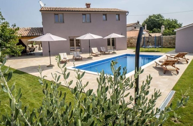 Holiday house Svetvinčenat for 1 - 8 persons with 3 bedrooms - Holiday home