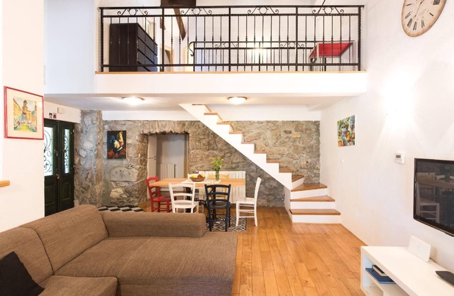 Holiday house Viskovo for 1 - 8 persons with 4 bedrooms - Twin house