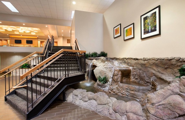 Holiday Inn Airport - Portland by IHG