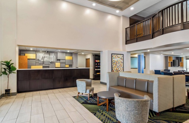Holiday Inn Express & Suites Jacksonville SE- Med Ctr Area by IHG
