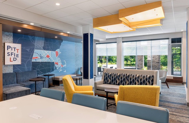 Holiday Inn Express & Suites Pittsfield - Berkshires by IHG