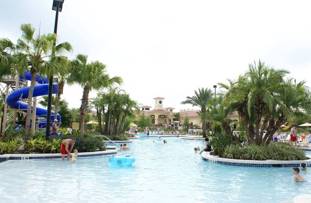 Holiday Inn Orange Lake Resort, 2-BR Villa near Disney