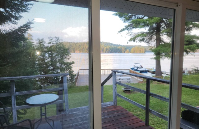 Holiday on beautiful Haliburton Lake!