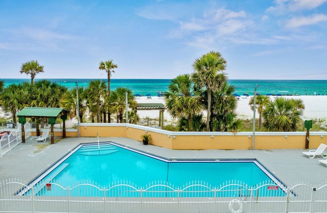 Holiday Terrace Beachfront Hotel, a By The Sea Resort