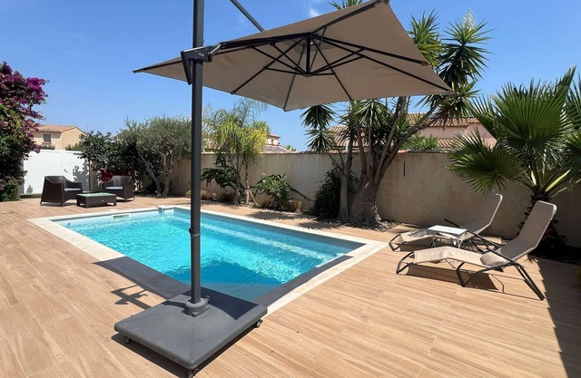 Holiday villa Port Camargue swimming pool wifi air conditioning
