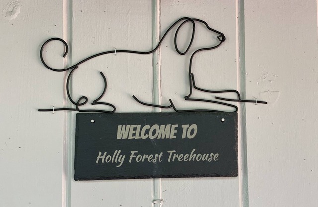 Holly Forest Treehouse - Dogs Welcome!
