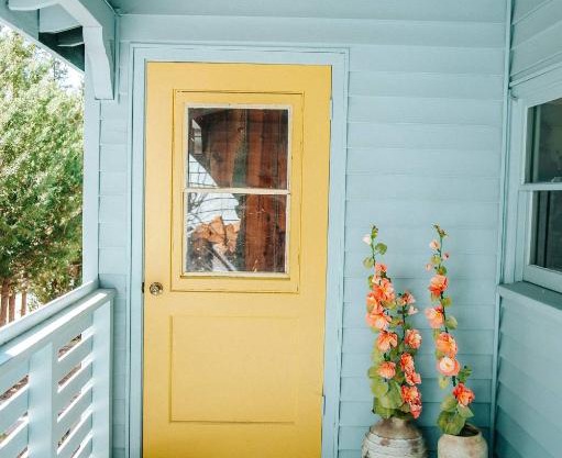 Hollyhock Cabin: a retreat in the Big Bear Forest