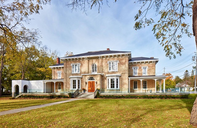 Hollywood glam in a stunning restored mansion! STA Licence # ST-2019-0098