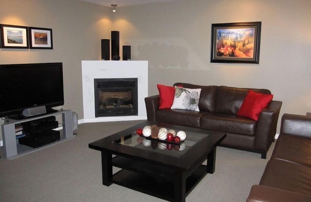 Home Away From Home - King Bed - Rare opening due to cancellation