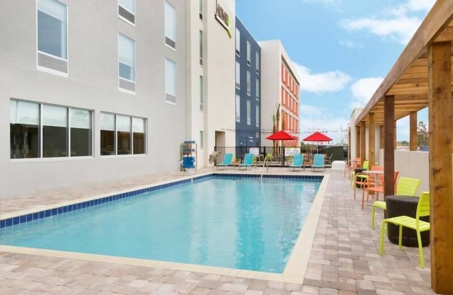 Home Away From Home! Pet Friendly King Suite, Heated Pool & Free Breakfast!