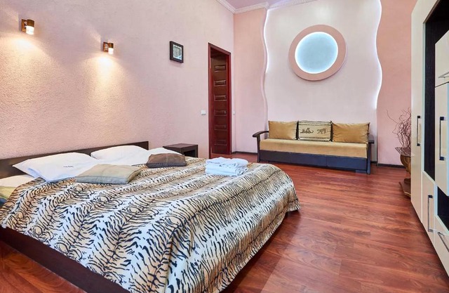 Home Hotel Apartments on Zoloti Vorota