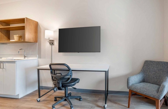 Home-Like Getaway w/Kitchen in Central Location | 3 Units