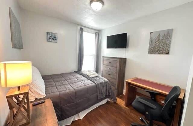 Home Plate Apt 1 - All Star Baseball Rentals