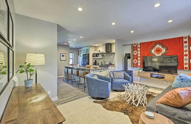 Home w/Hot Tub, Steps to Dtwn Flagstaff & NAU!