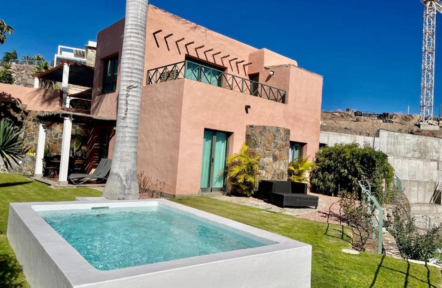 HomeForGuest Salobre Villa, 5pax, pool and great views