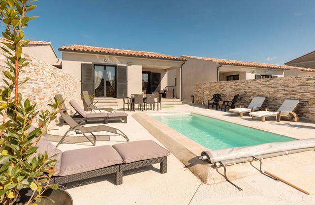 Homerez - 100 m away from the beach! Nice villa for 4 ppl. with swimming-pool