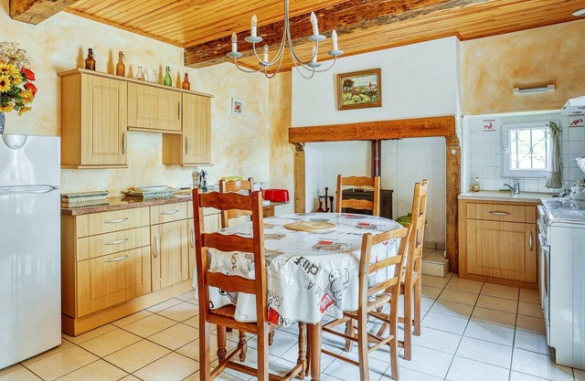 Homerez - Amazing house for 4 ppl. with garden and terrace at Puycelsi