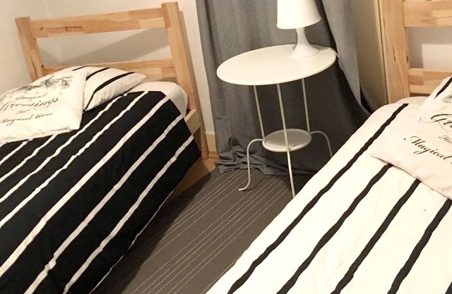 Homerez - Beautiful appartement for 4 ppl. with balcony at Lisboa
