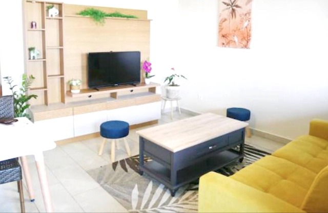 Homerez - Beautiful appartement for 7 ppl. with balcony at Saint-Pierre