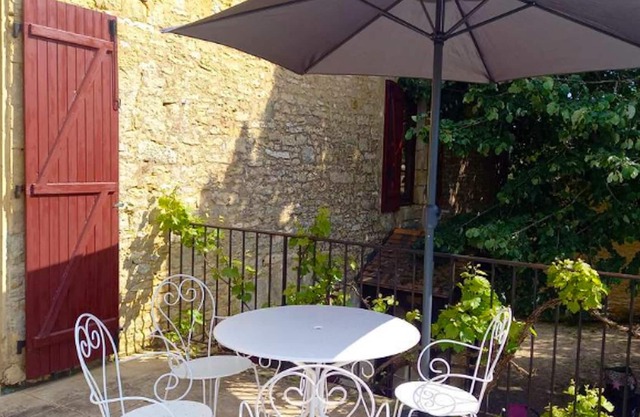 Homerez - Big house for 10 ppl. with garden and terrace at Prats-de-Carlux
