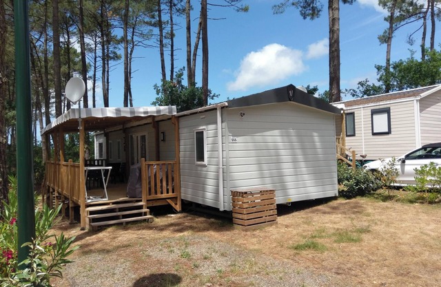 Homerez - Bungalow in Saint-Julien-en-Born
