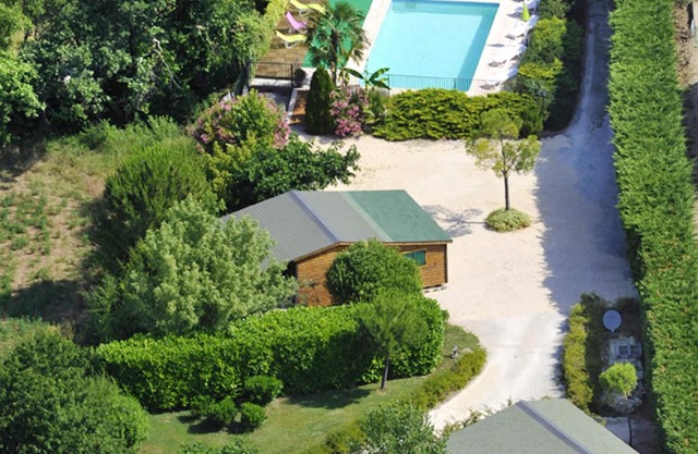 Homerez - Chalet for 6 ppl. with shared pool, garden and terrace at Potelières