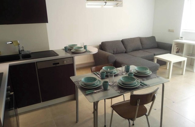 Homerez - Comfortable Apartment in Waterloo with Jacuzzi - 78m²