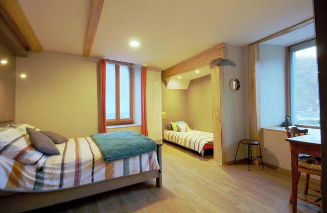 Homerez - Forest Family House in Cauterets with Mountain View