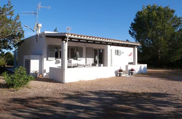 Homerez - House 5 km from the beach for 6 pers. with garden in Formentera