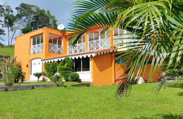 Homerez - House for 4 ppl. with sea view, garden and terrace at saint-joseph