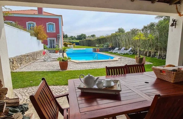 Homerez - Luxurious Chalet in Alcabideche with Private Pool