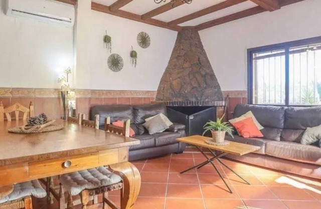 Homerez - Spacious Villa in Guillena with Garden and Private Pool