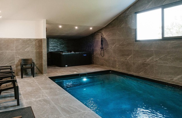 Homerez - Villa 10 km away from the beach with swimming-pool, jacuzzi and spa