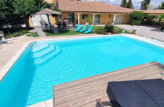 Homerez - Villa 16 km away from the beach with swimming-pool, jacuzzi and spa