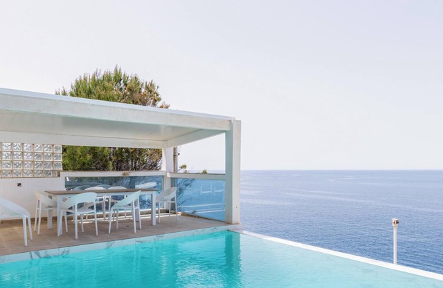 Homerez - Villa for 6 ppl. with swimming-pool, jacuzzi and sea view at El Toro